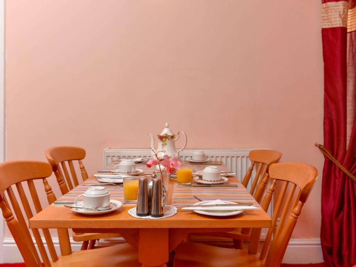 The Warren Guest House Карлайл Екстериор снимка